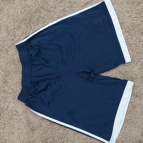 🤑5$25 ADIDAS Athletic 3 Stripe Shorts (L 14/16) - Picture 6 of 8